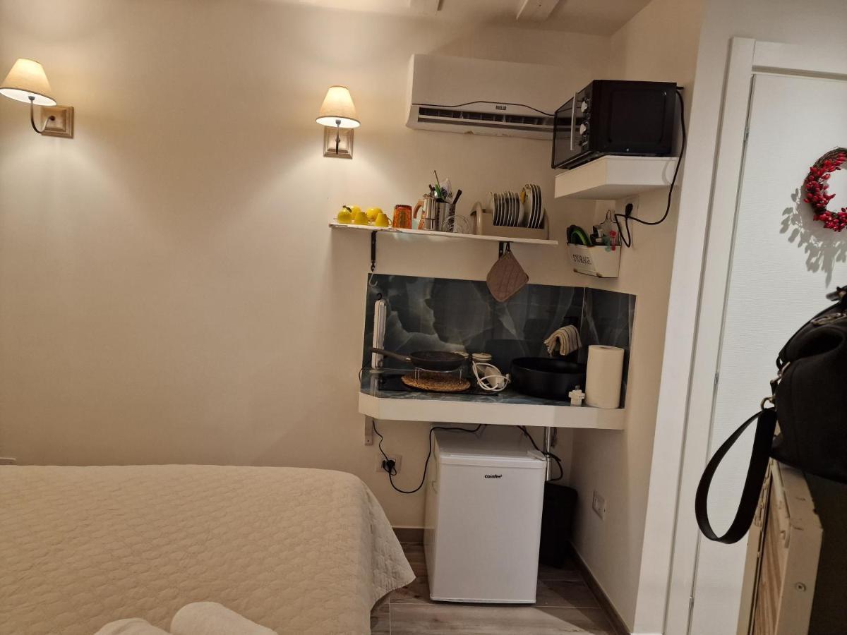 Di Paola Via Melo Appartement