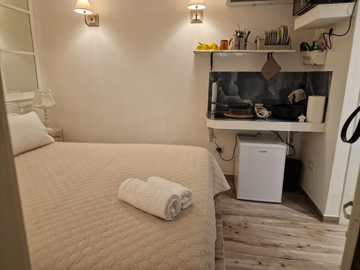 Di Paola Via Melo Bari