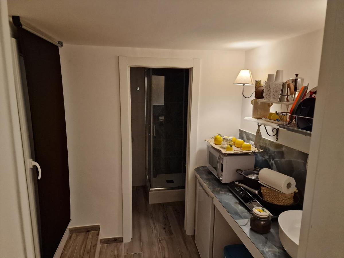 Di Paola Via Melo Bari