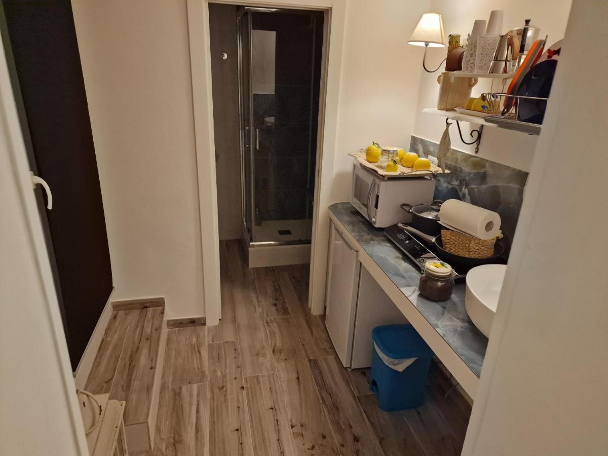 Di Paola Via Melo Appartement